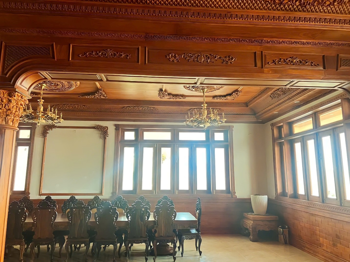 Nội Thất Gỗ Trung Đông Âu